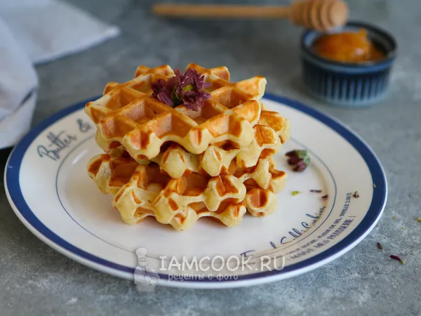 Фото готового блюда: Банановые вафли на кефире