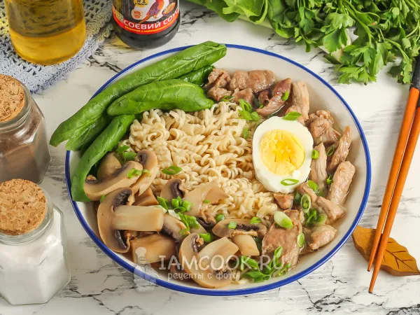 Фото готового блюда: Рамен с говядиной