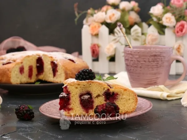 Фото блюда: Пирог с ежевикой на сметане