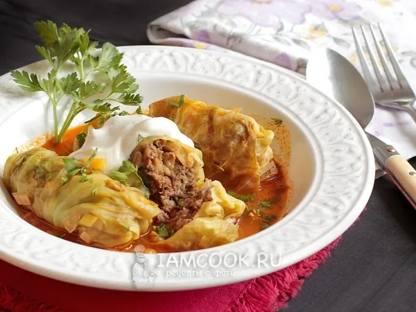 Фото готового блюда: Голубцы из молодой капусты с перловкой