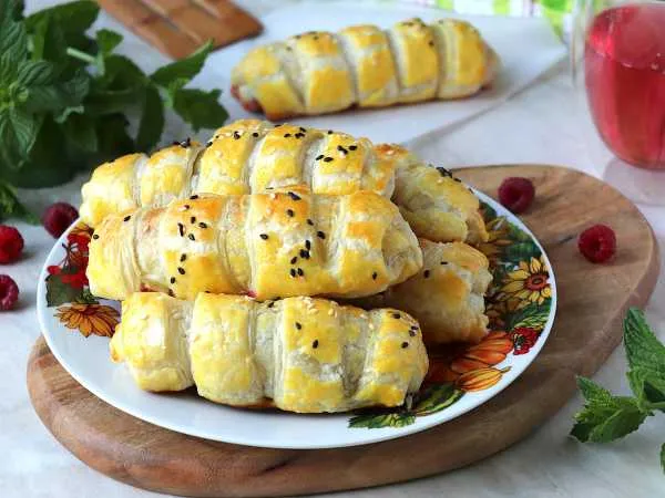 Фото блюда: Булочки из слоеного теста с малиной