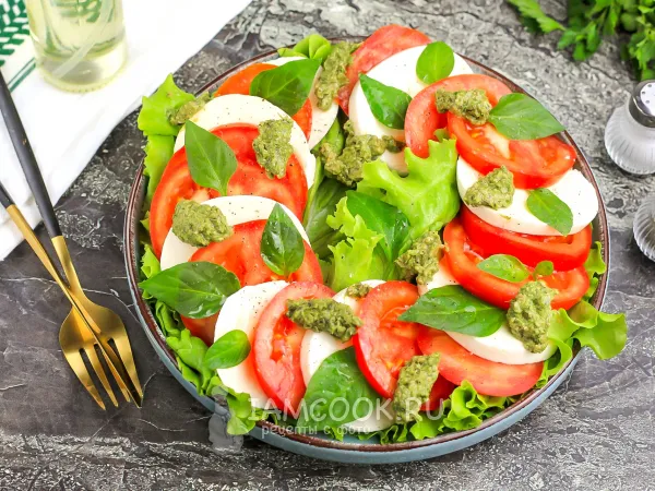 Фото блюда: Капрезе с соусом Песто