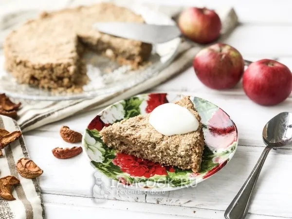 Фото готового блюда: Насыпной яблочный пирог с овсянкой