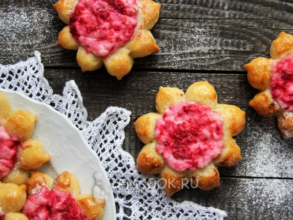 Фото блюда: Булочки с малиной и творогом