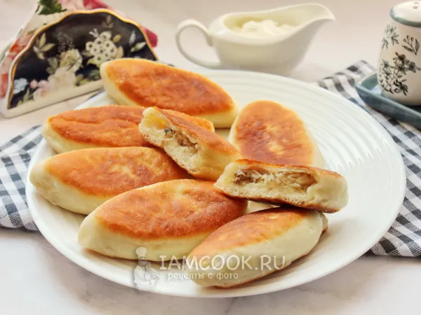 Фото готового блюда: Пирожки с курицей и капустой (жареные)