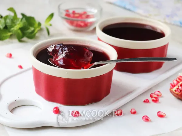 Фото блюда: Гранатовое желе (из гранатового сока с желатином)