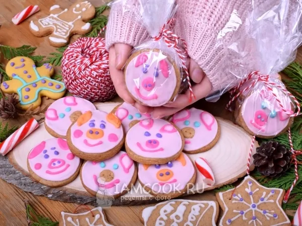 Фото готового блюда: Имбирное печенье «Веселые хрюшки»