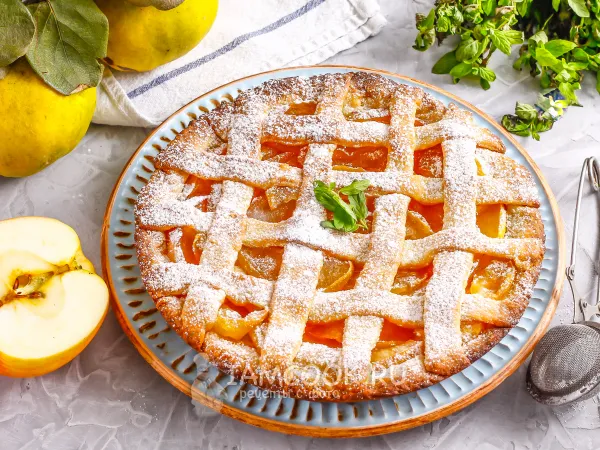 Фото готового блюда: Кростата с яблоками