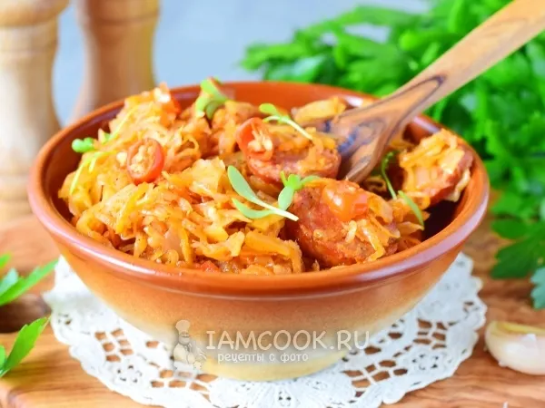 Фото блюда: Тушёная квашеная капуста с сосисками