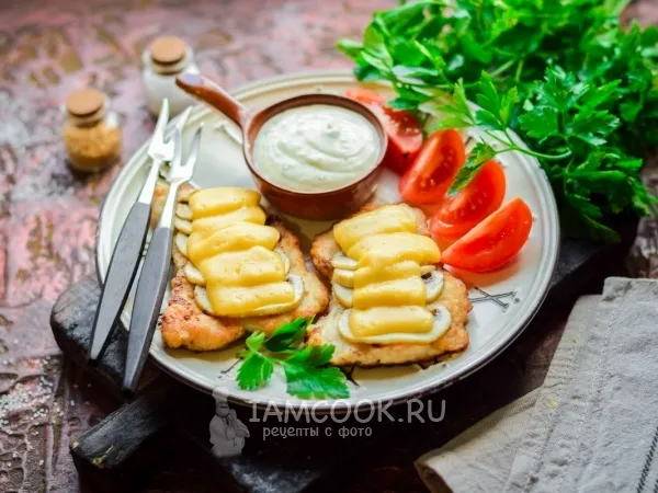 Фото блюда: Отбивные из индейки с грибами в духовке