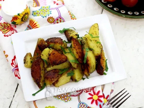 Фото готового блюда: Картофель по-деревенски в мультиварке