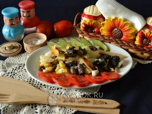 Фото готового блюда: Подосиновики жареные с картошкой