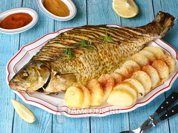 Фото блюда: Лещ в духовке с картошкой и луком (в фольге)