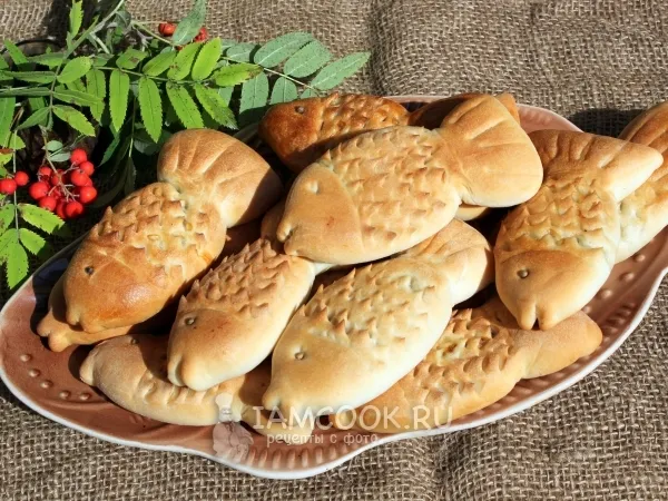 Фото готового блюда: Пирожки с рыбой