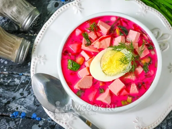 Фото готового блюда: Холодный свекольник с колбасой