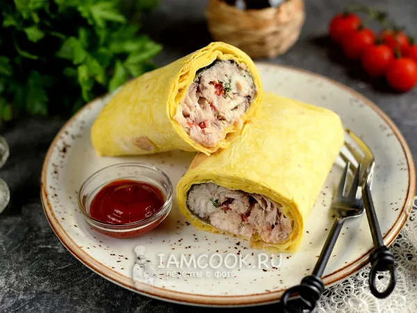 Фото готового блюда: Скумбрия в лаваше, запеченная в духовке