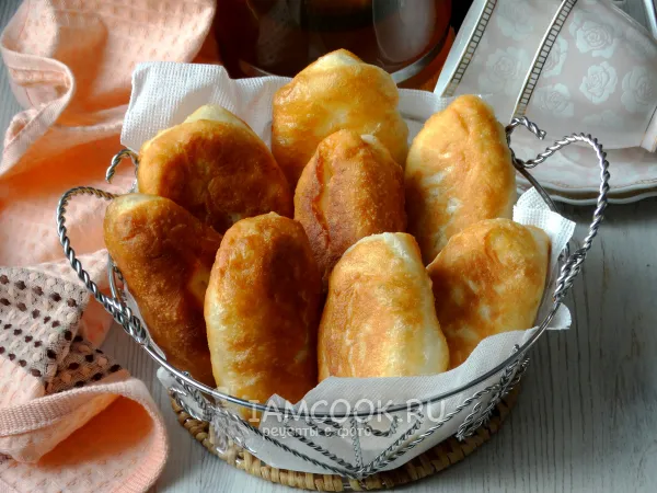 Фото готового блюда: Пирожки с картошкой и солёными груздями