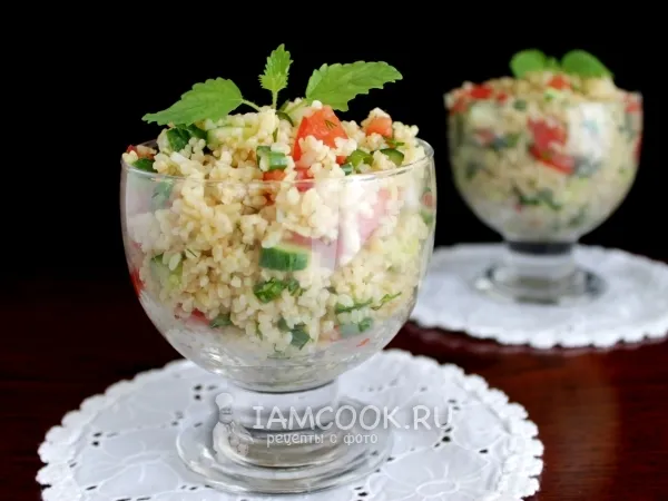 Фото блюда: Салат из булгура с помидорами и огурцом