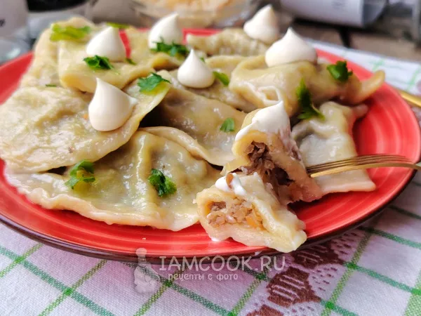 Фото блюда: Вареники с квашеной капустой и грибами