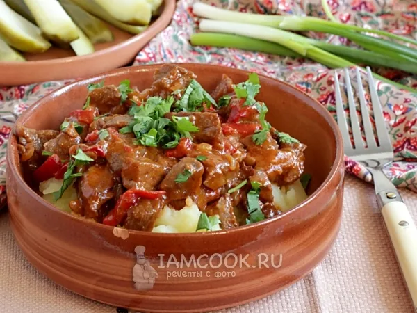 Фото блюда: Говядина в томатно-сметанном соусе