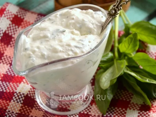 Фото блюда: Сметанный соус с брынзой и базиликом