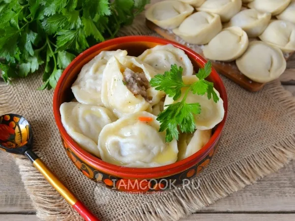 Фото блюда: Домашние пельмени с мясом и сыром