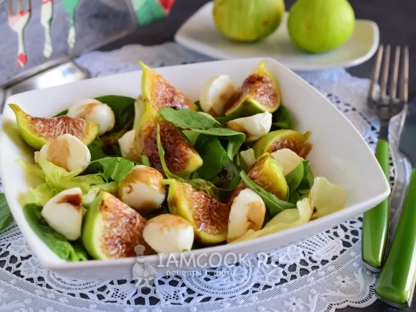 Фото готового блюда: Салат с инжиром, моцареллой и салатным миксом