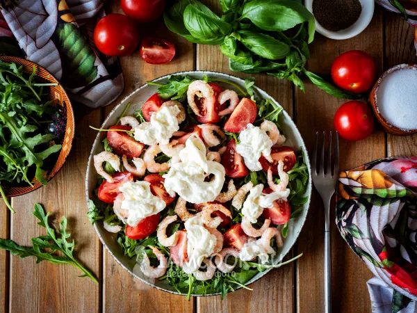 Фото блюда: Салат со страчателлой и креветками