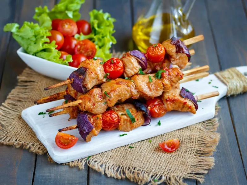 Фото блюда: Шашлычки из индейки на шпажках в духовке