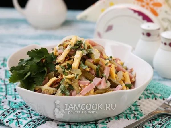 Фото готового блюда: Салат с омлетом и ветчиной