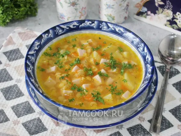 Фото готового блюда: Гороховый суп с ветчиной