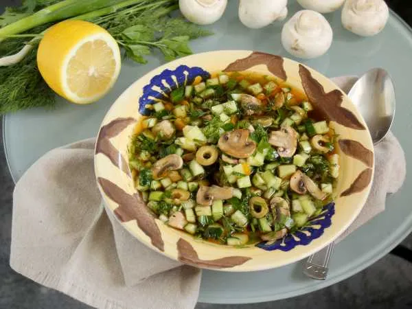 Фото блюда: Постная окрошка с грибами