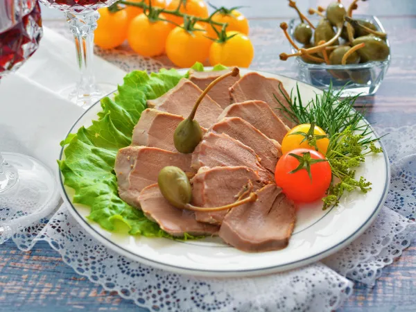 Фото блюда: Отварной свиной язык