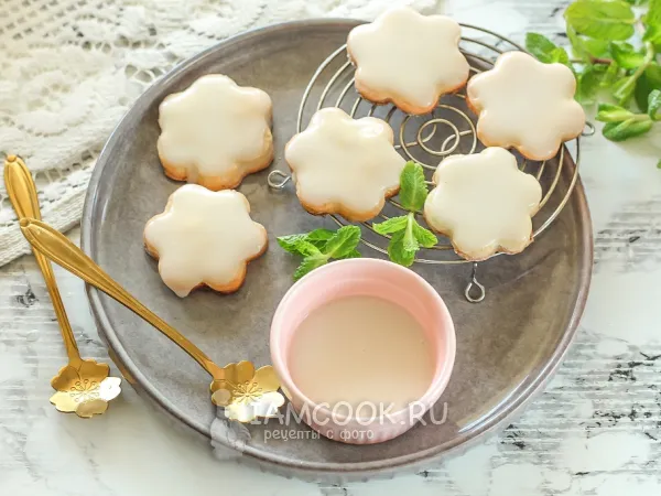 Фото готового блюда: Лимонная глазурь для пряников (с лимонной кислотой)