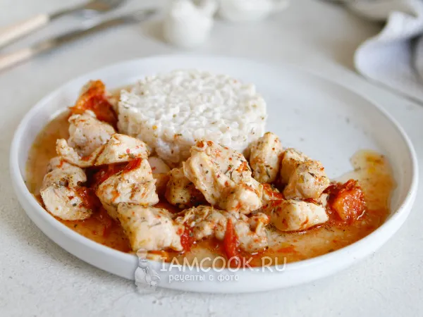 Фото блюда: Курица кусочками в духовке с помидорами