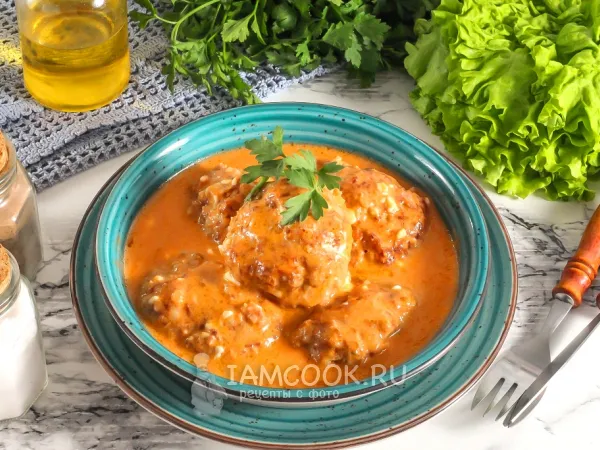 Фото готового блюда: Тефтели в соусе из кетчупа и майонеза