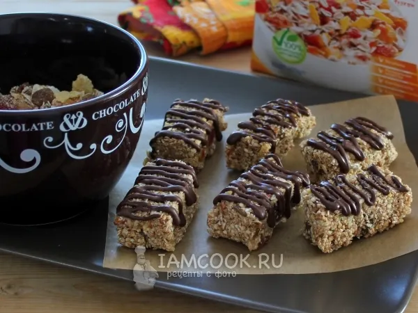 Фото готового блюда: Батончики из мюсли