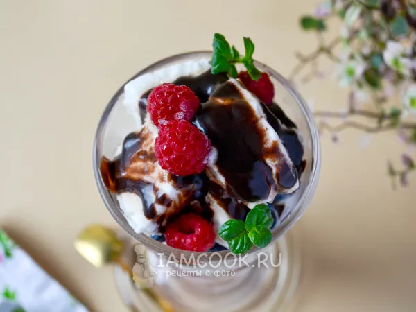 Фото блюда: Мороженое «Сандей» (десерт)