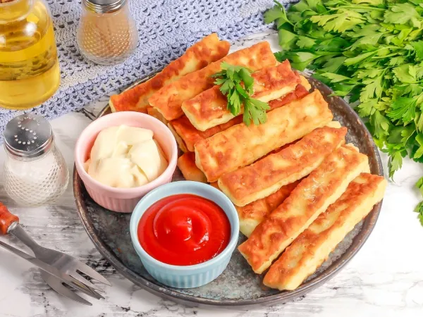 Фото готового блюда: Сырные палочки на кефире