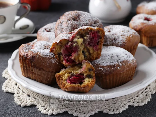 Фото блюда: Кексы с вишней в силиконовых формочках