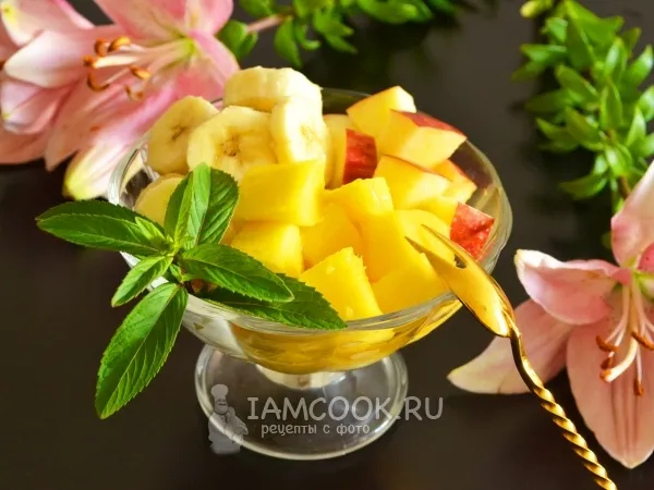 Фото готового блюда: Салат-коктейль «Классика плюс экзотика»