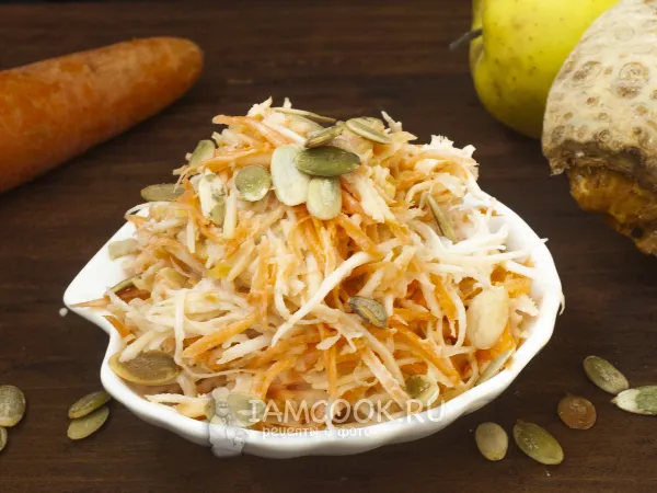 Фото готового блюда: Салат из сельдерея с яблоком и морковью
