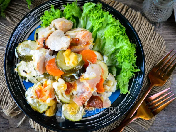 Фото блюда: Курица в духовке с овощами и сыром