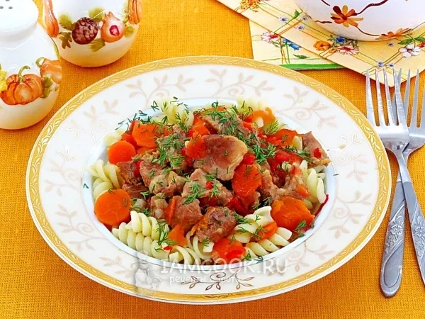 Фото блюда: Гуляш из свинины по-мадьярски в мультиварке