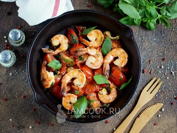 Фото блюда: Тигровые креветки, жаренные с помидорами и чесноком