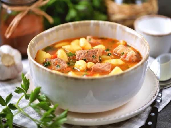 Фото блюда: Гуляш по-венгерски из свинины (классический)