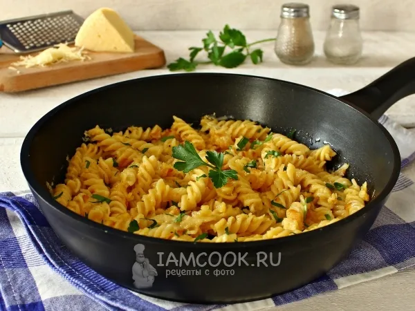 Фото блюда: Макароны с яйцом и сыром на сковороде