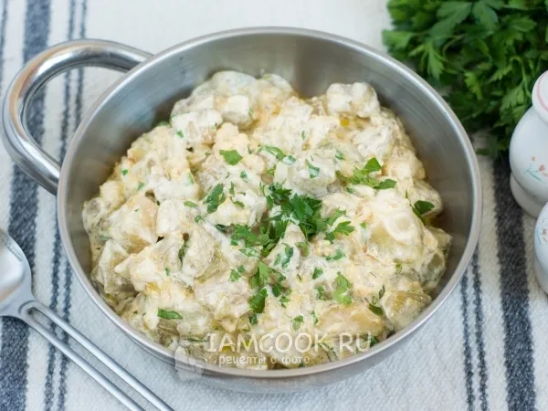 Фото блюда: Баклажаны со сметаной и чесноком на сковороде