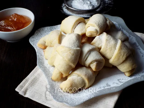 Фото готового блюда: Постные рогалики (на минеральной воде, с повидлом)