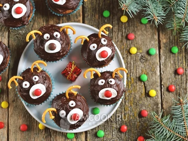 Фото блюда: Шоколадные капкейки «Олени Санты»